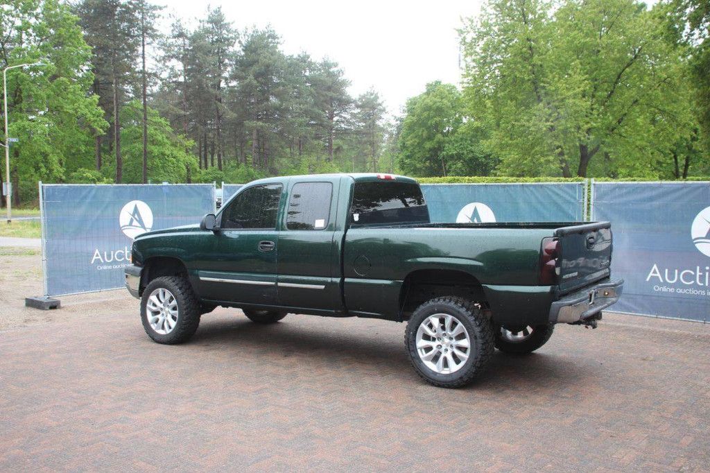 Pick Up Chevrolet Silverado Gasoline 256hp 2003