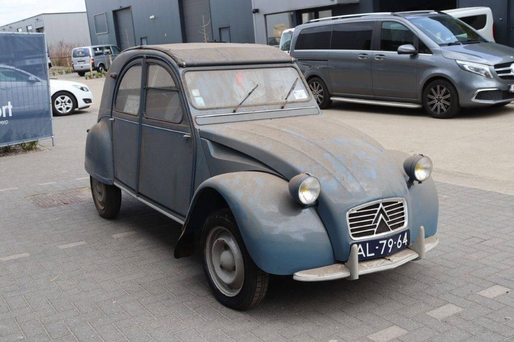 Klassischer Citroën 2CV Benzin 16 PS 1961 (Margin)