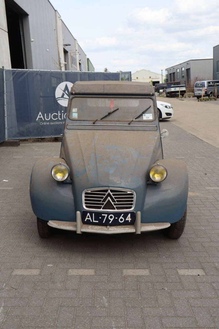 Klassischer Citroën 2CV Benzin 16 PS 1961 (Margin)