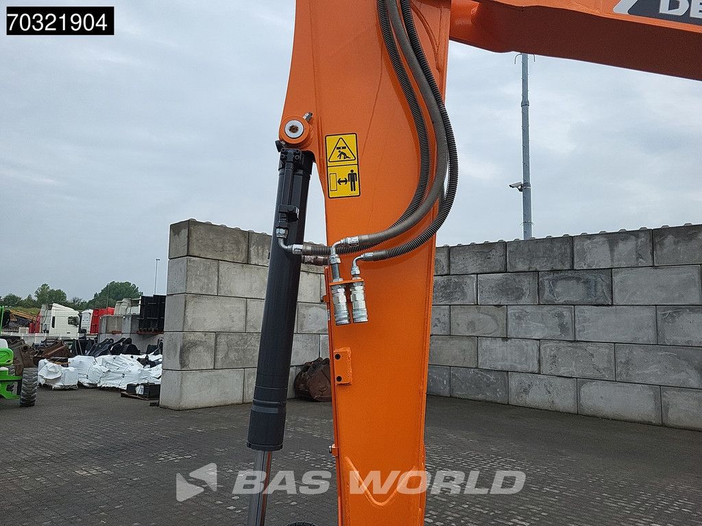Develon DX62 R-7 A/C