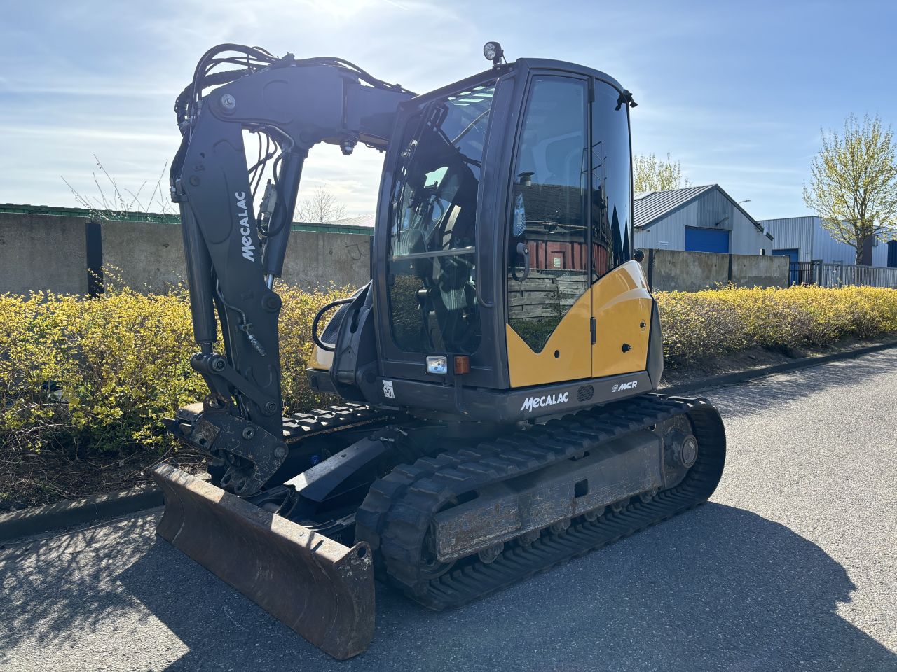 Te koop zeer nette Mecalac 8 10 6 Mtx