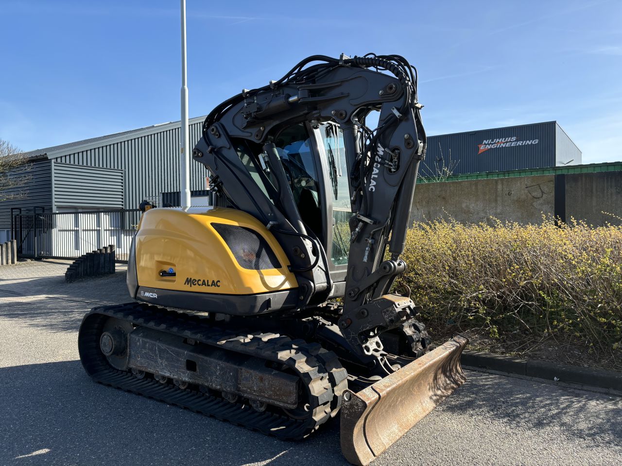 Te koop zeer nette Mecalac 8 10 6 Mtx