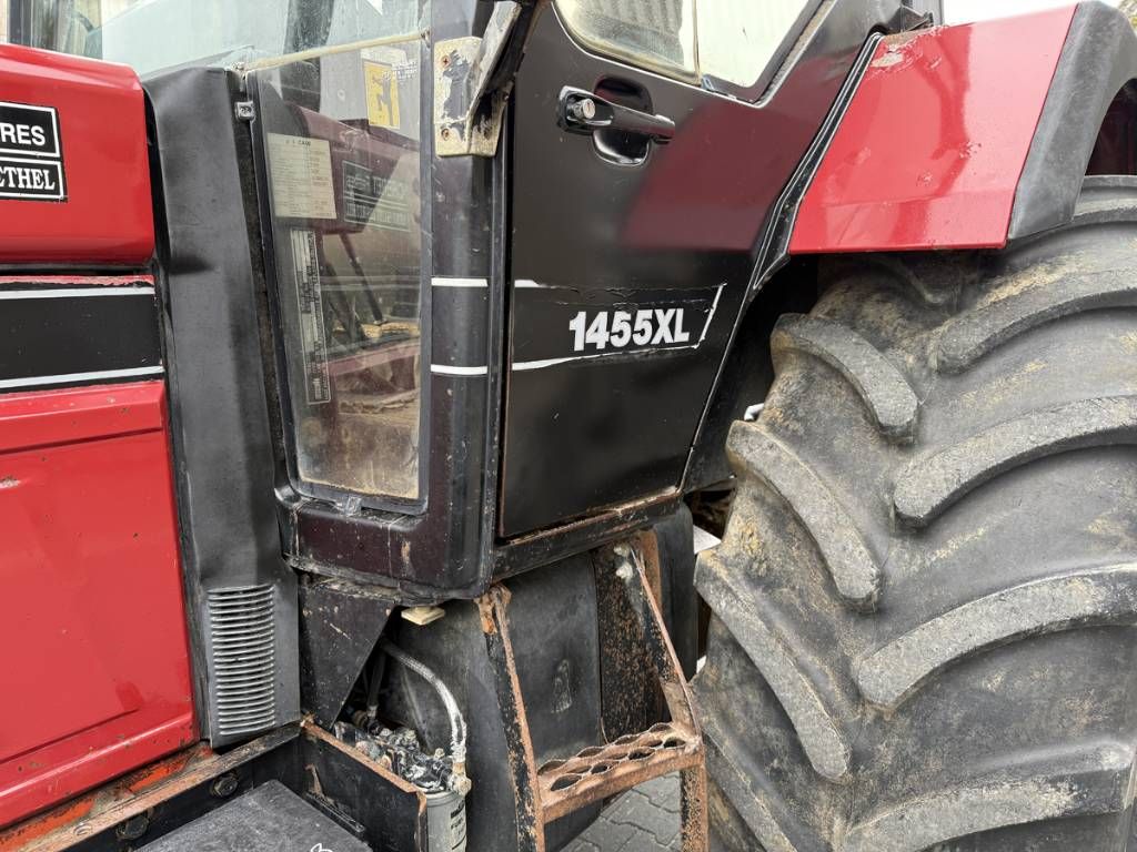 Case IH 1455 AXL tractor