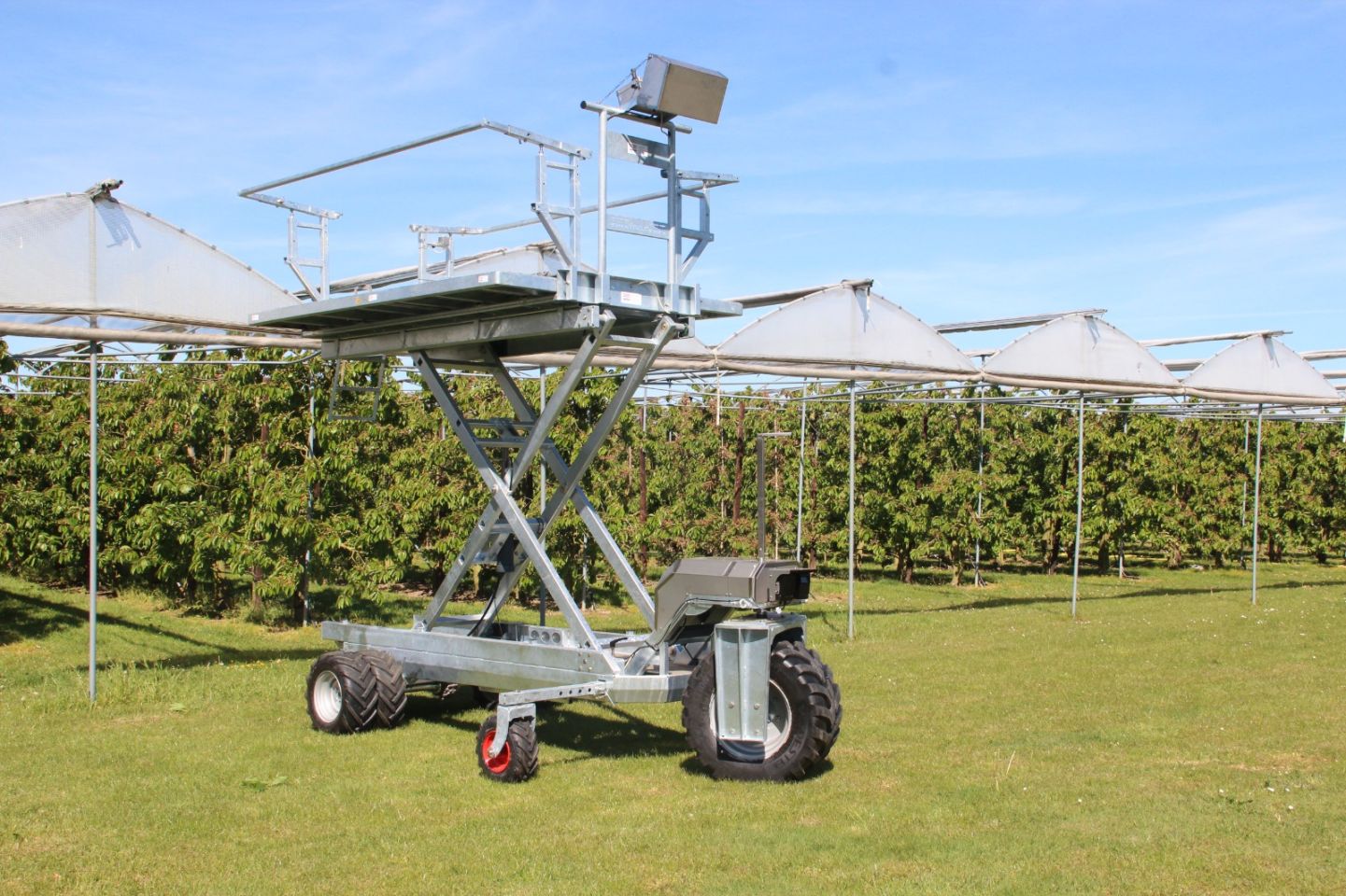 100% elektrische hoogwerker fruitteelt hoogwerker frutec