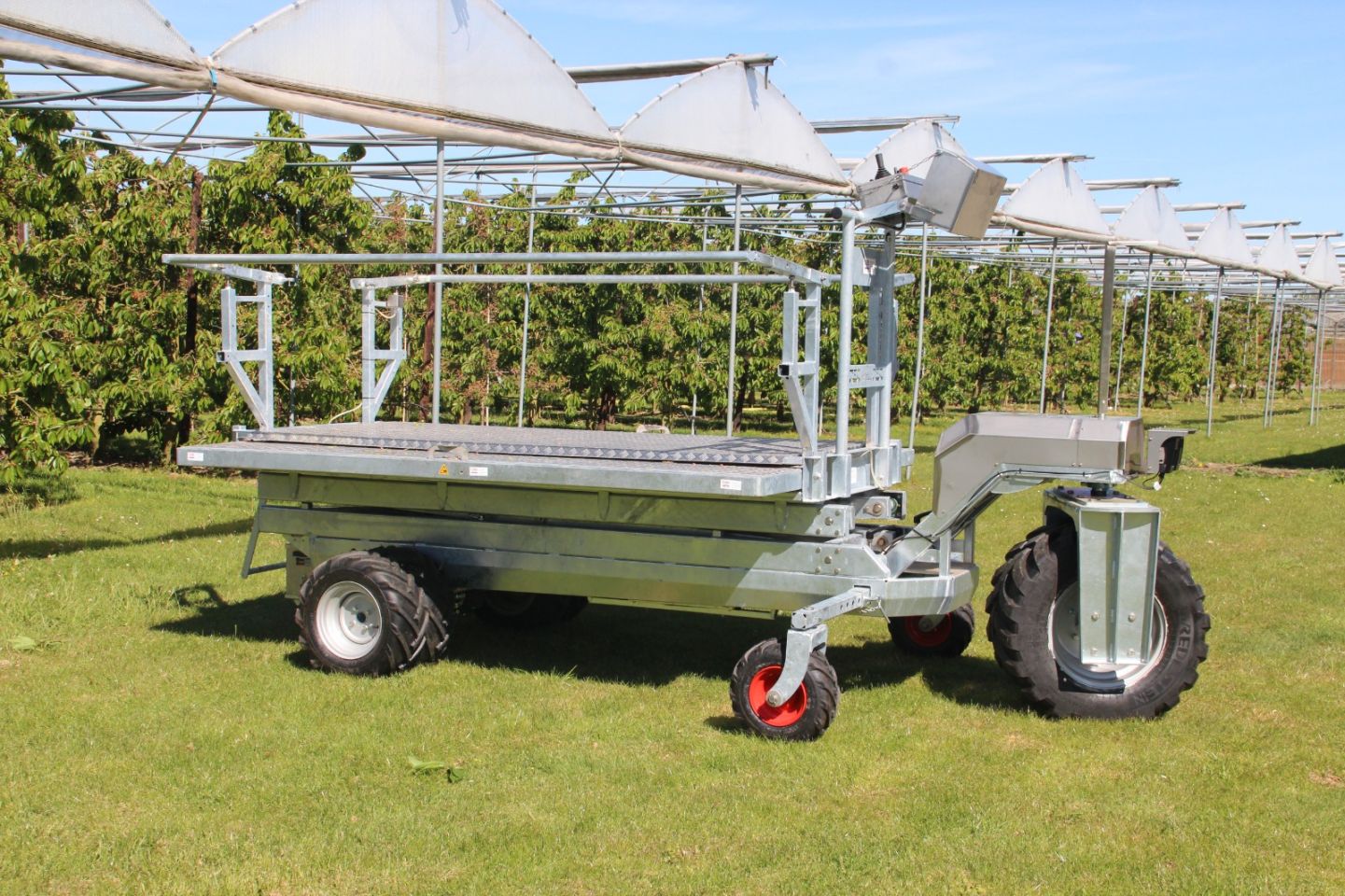 100% elektrische hoogwerker fruitteelt hoogwerker frutec