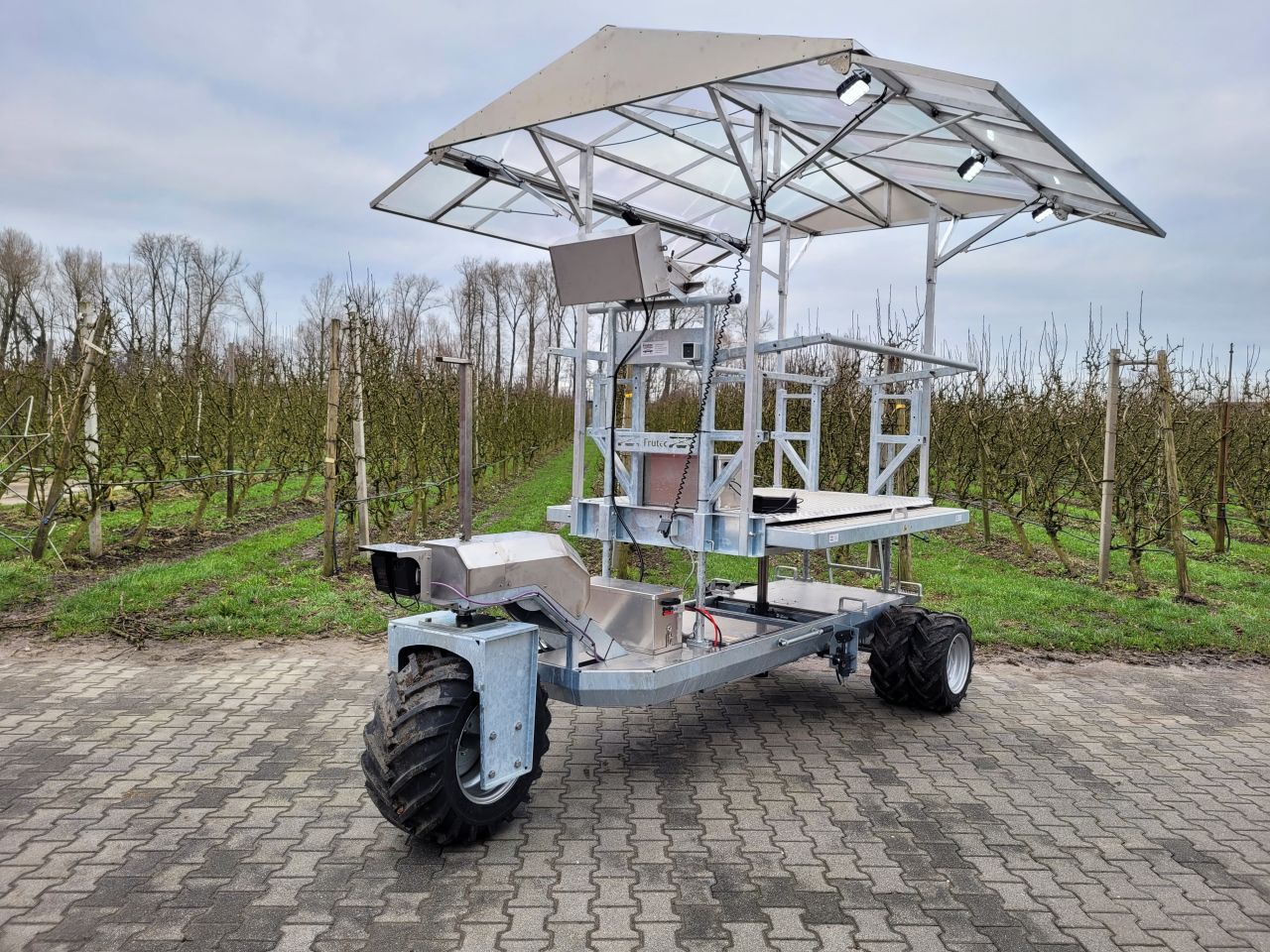 100% elektrische hoogwerker fruitteelt hoogwerker frutec
