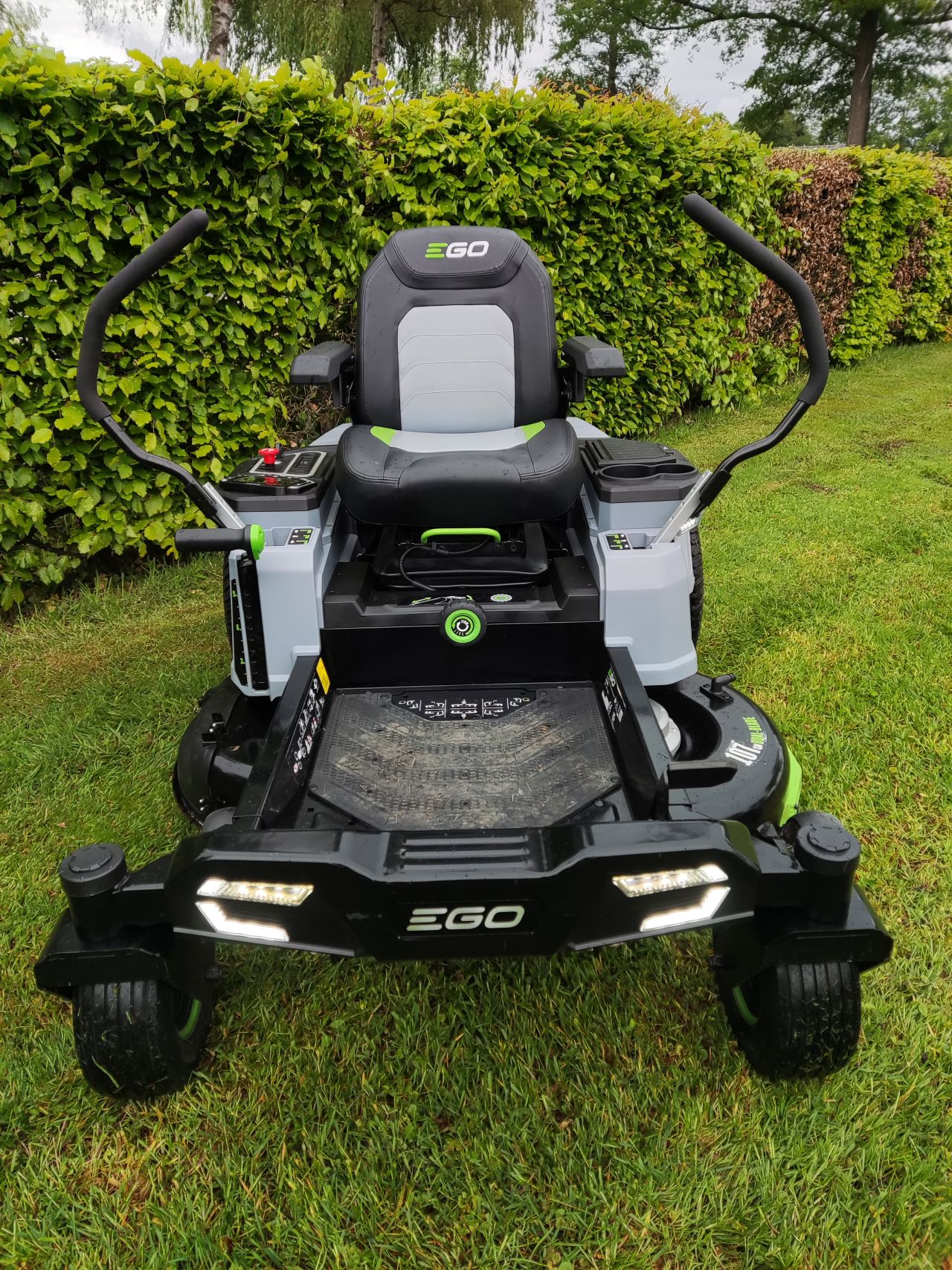 EGO accuzitmaaier (type ZT4201E-L, 107 cm, Zero-Turn, 64 h)