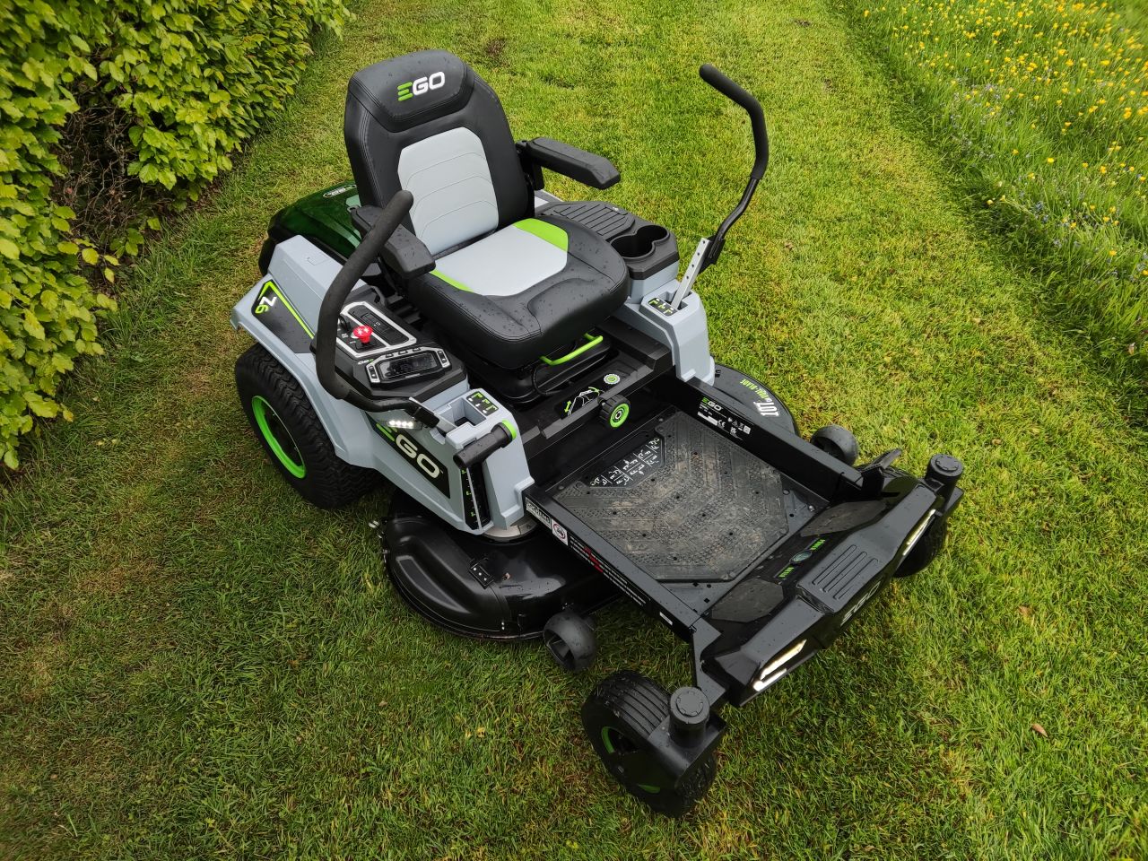 EGO accuzitmaaier (type ZT4201E-L, 107 cm, Zero-Turn, 64 h)