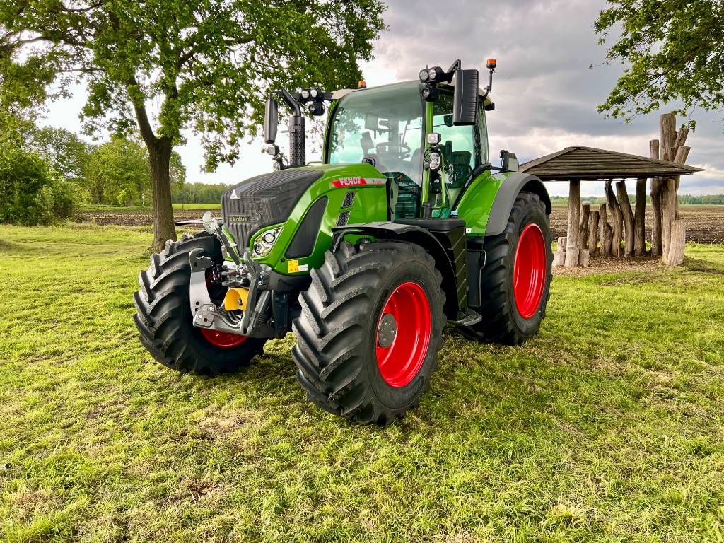 Fendt 724 Vario Gen6 Profi Plus S2