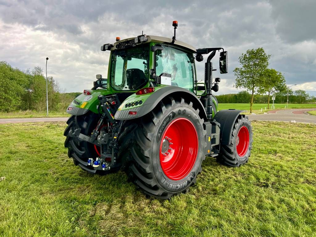Fendt 724 Vario Gen6 Profi Plus S2