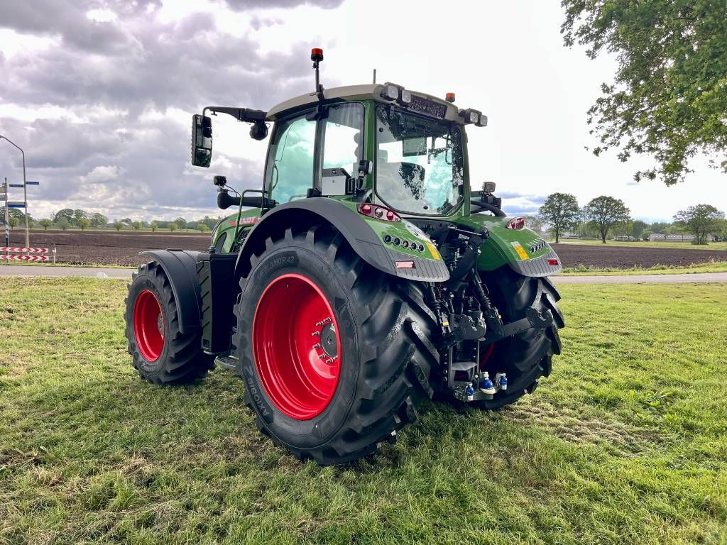 Fendt 724 Vario Gen6 Profi Plus S2