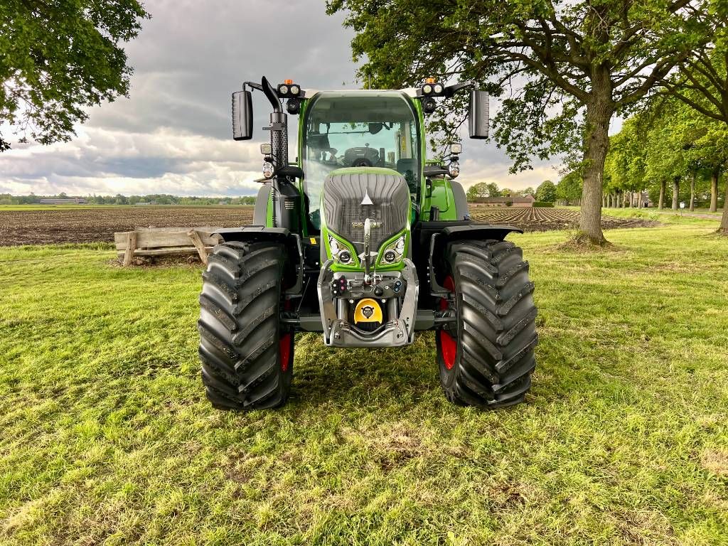 Fendt 724 Vario Gen6 Profi Plus S2