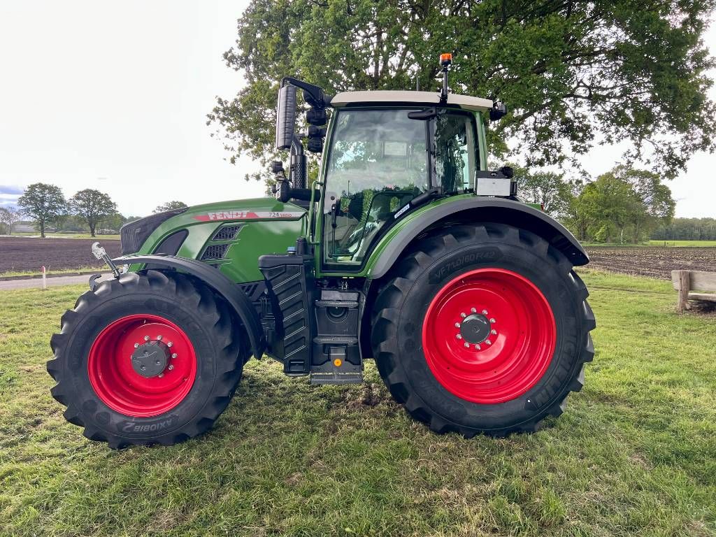 Fendt 724 Vario Gen6 Profi Plus S2