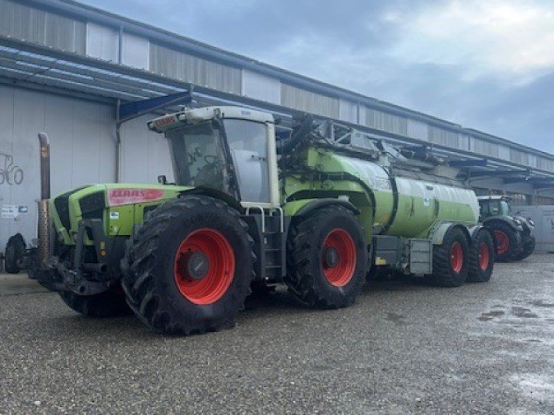 Claas Xerion 3300 Trac VC Kaweco 22500 K80 Pritsche
