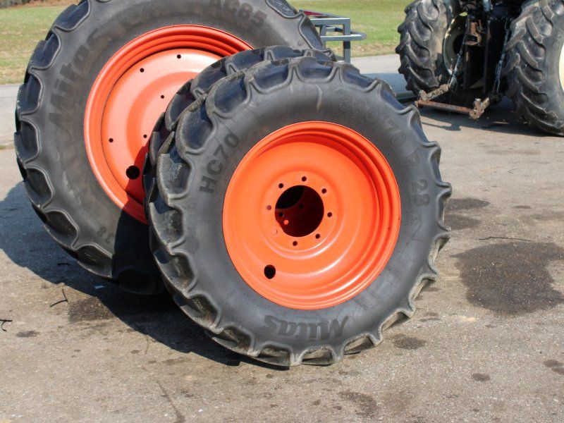 Mitas Kompletträder 420/85 R38 & 380/70 R28 für Claas