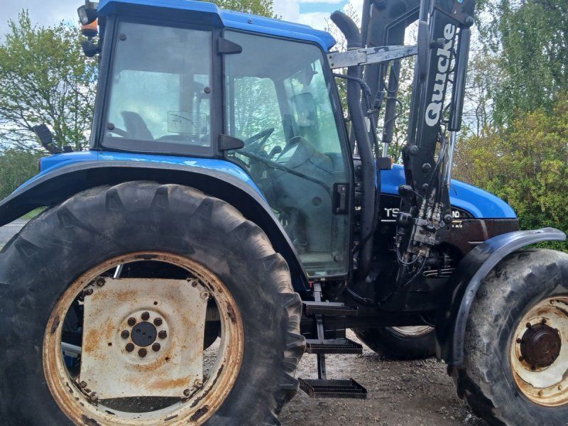 New Holland TS 115 Turbo med frontlæsser og Frontlift,front pt