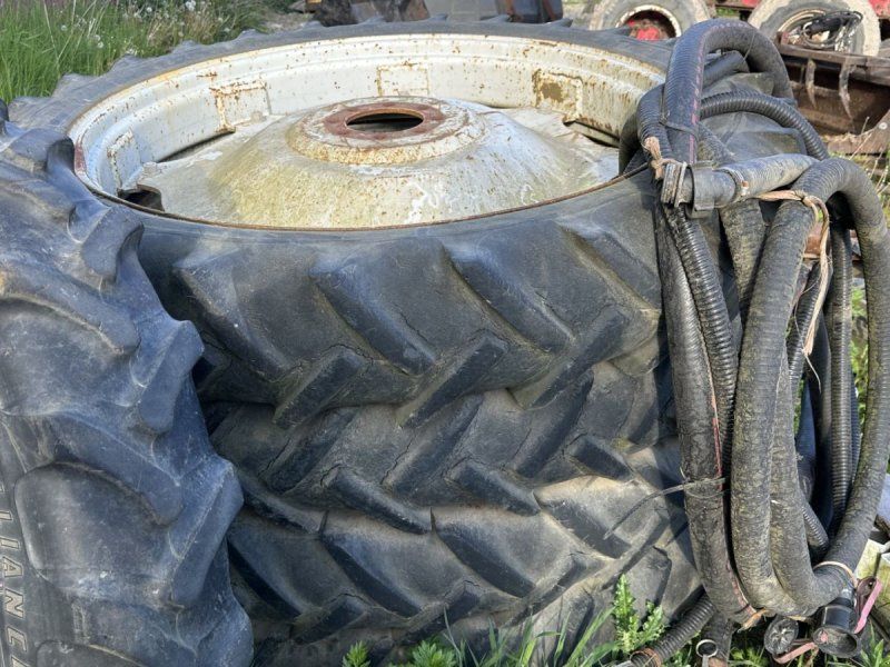 Michelin 9.5-44 og 8.3r32. Prisen er for alle 6 stk.