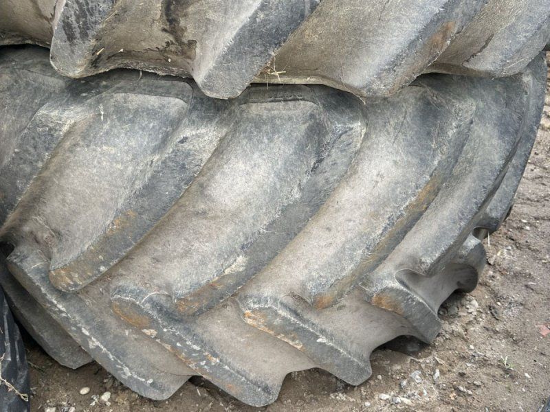 Continental 800/65R32