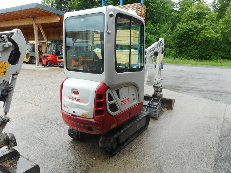 Takeuchi TB 216 ( 1.865kg ) POWERTILT + 3 Löffel