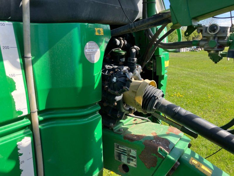 John Deere R962i