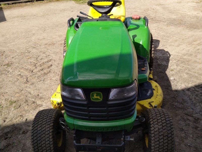 John Deere X740