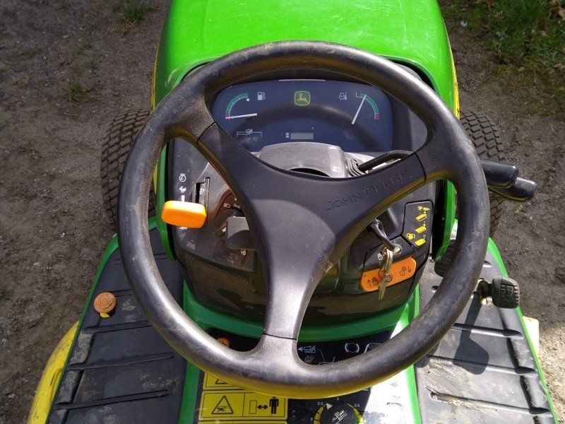 John Deere X740