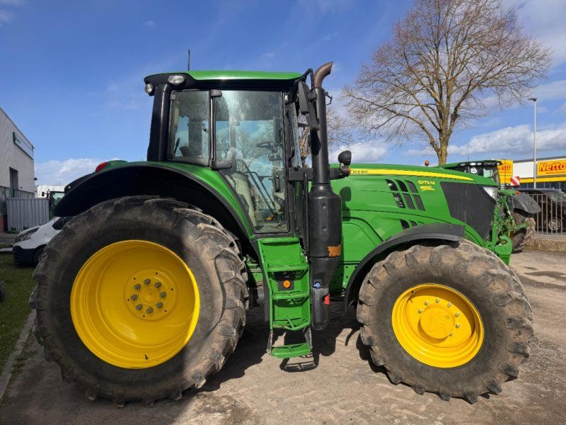 John Deere 6175M