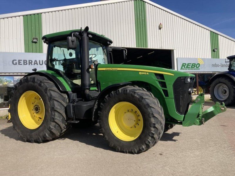 John Deere 8245R