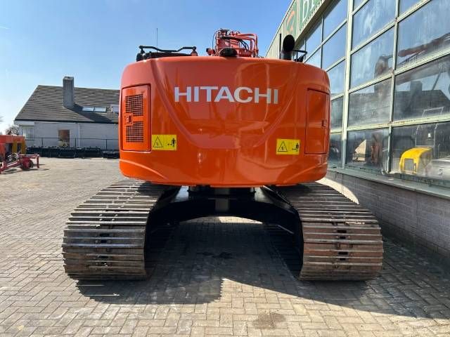 Hitachi Zaxis 225 US LC-6