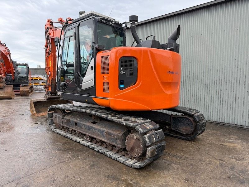 Hitachi ZX 135 US-6