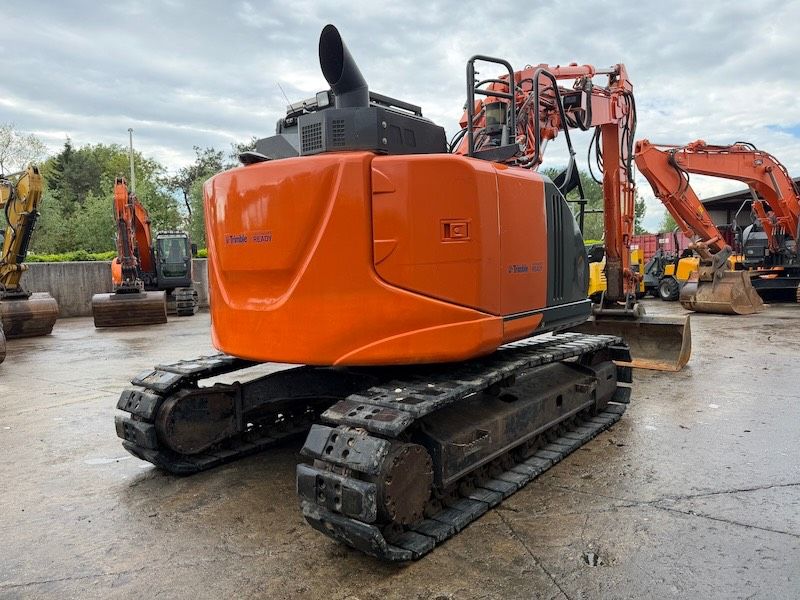 Hitachi ZX 135 US-6