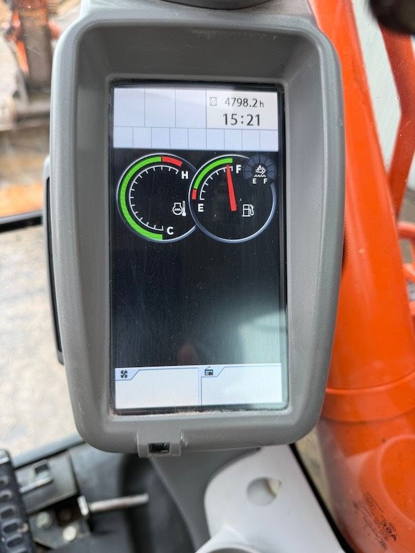 Hitachi ZX 135 US-6