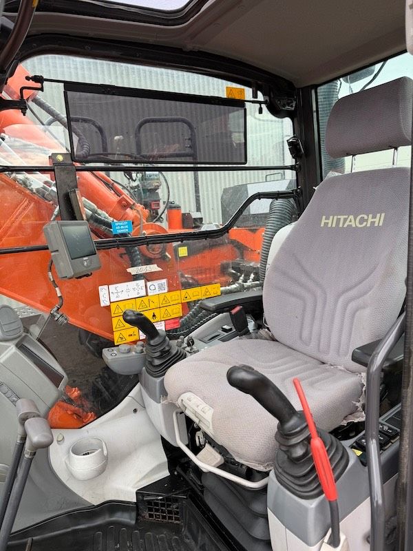 Hitachi ZX 135 US-6