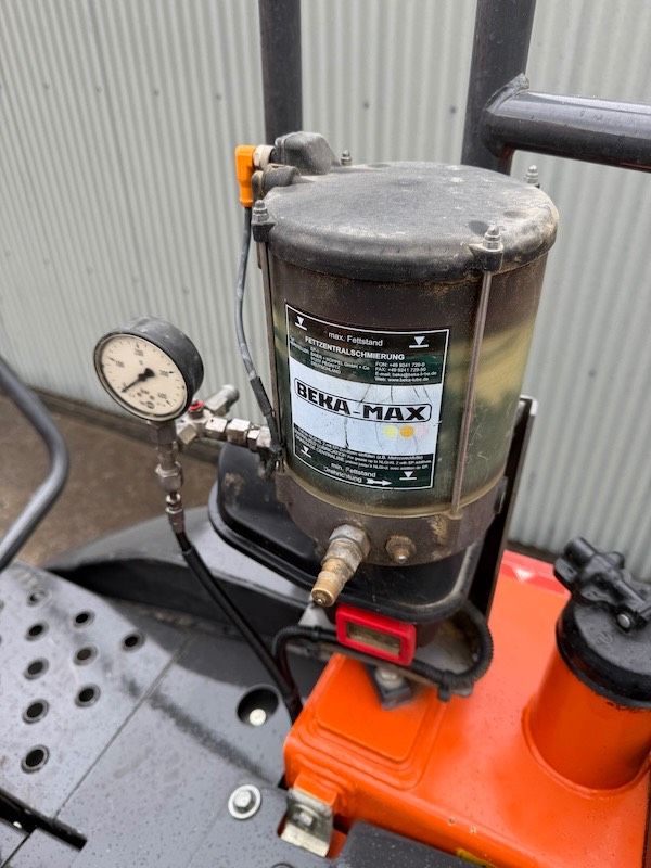Hitachi ZX 135 US-6