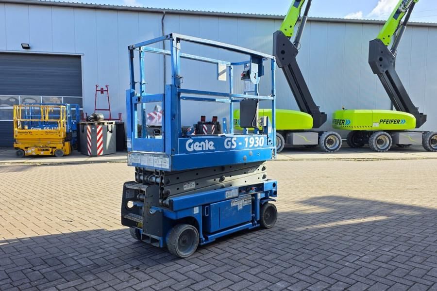 Genie GS1930 Electric, Working Height 7.8 m, 227kg Capac