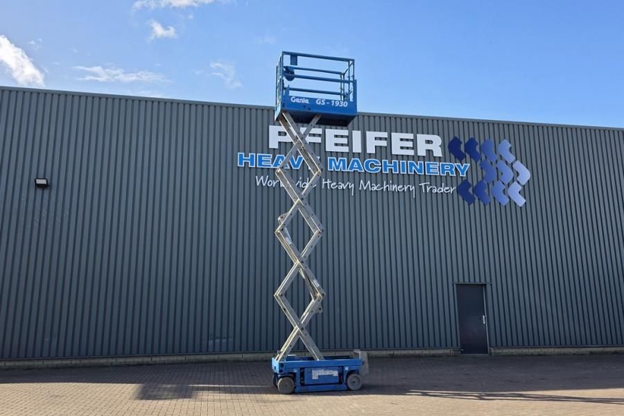Genie GS1930 Electric, Working Height 7.8 m, 227kg Capac