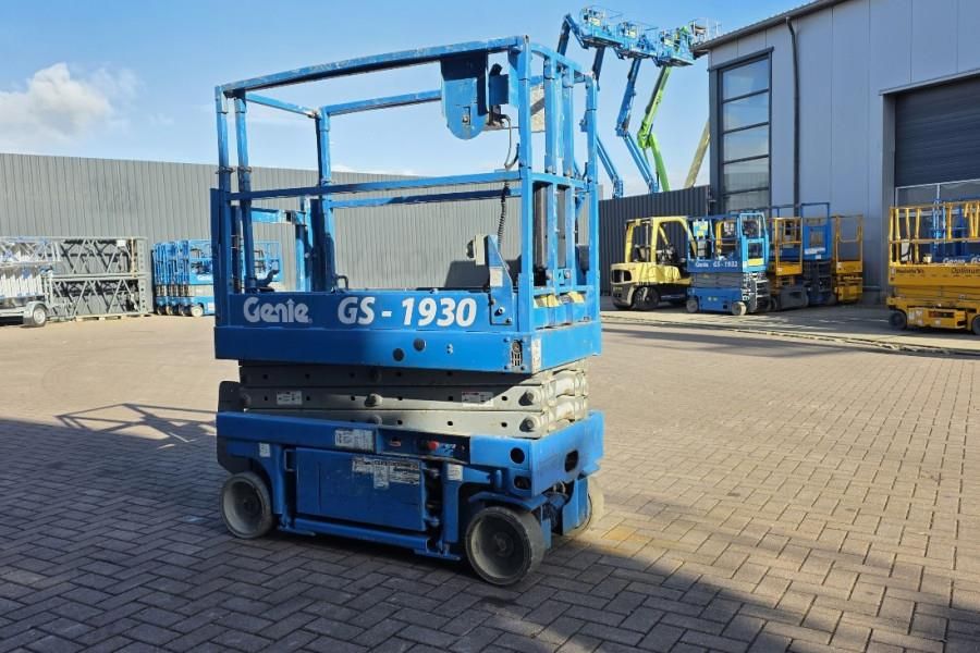 Genie GS1930 Electric, Working Height 7.8 m, 227kg Capac