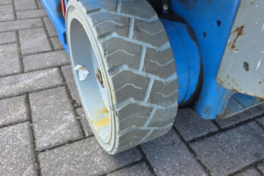 Genie GS1930 Electric, Working Height 7.8 m, 227kg Capac