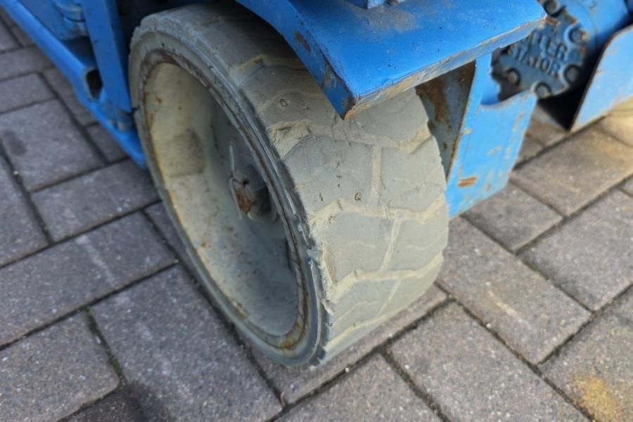 Genie GS1930 Electric, Working Height 7.8 m, 227kg Capac