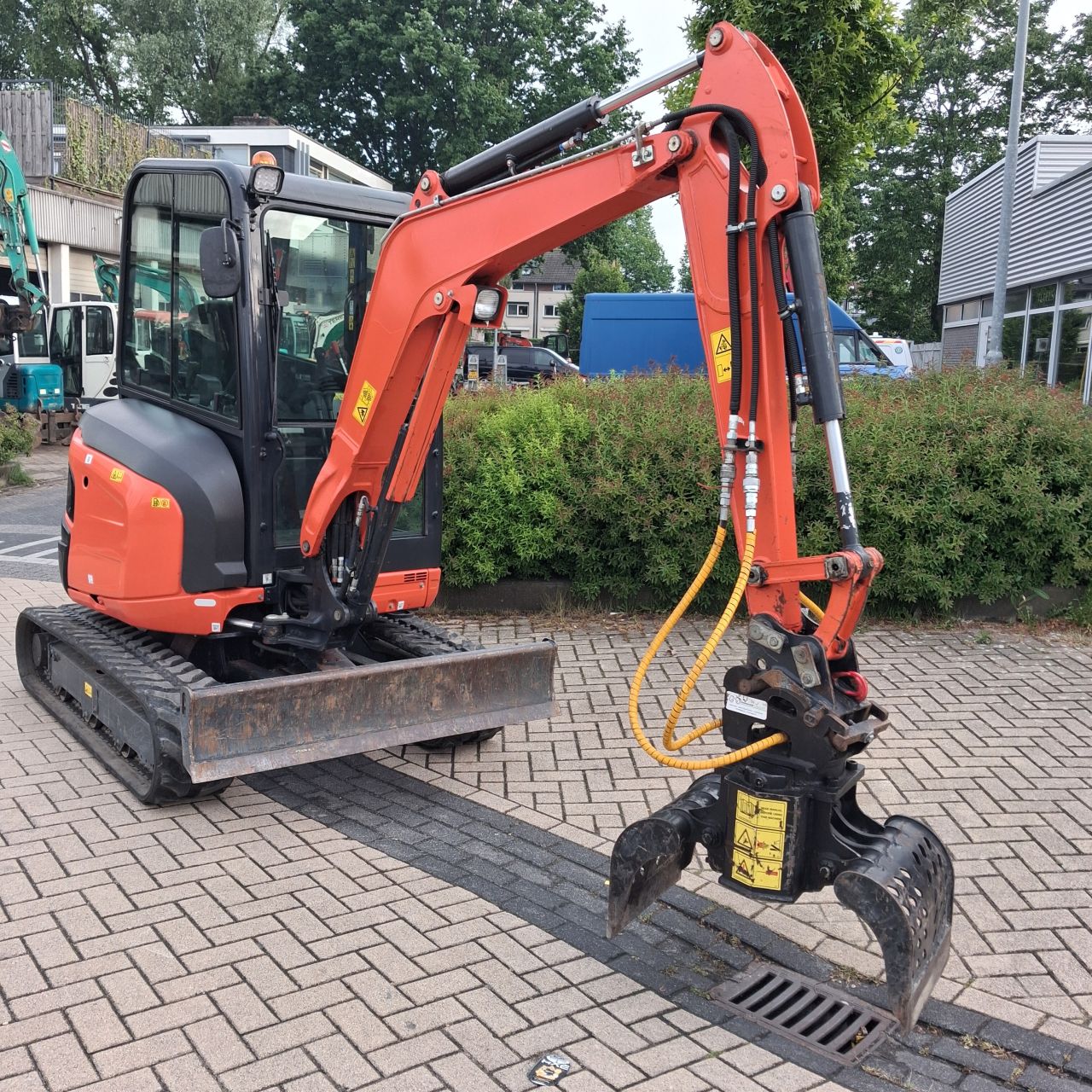 Kubota U27-4 HI Minigraver met Groeneveldt Sorteergrijper.