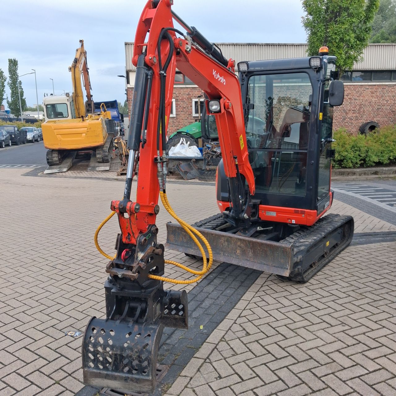 Kubota U27-4 HI Minigraver met Groeneveldt Sorteergrijper.