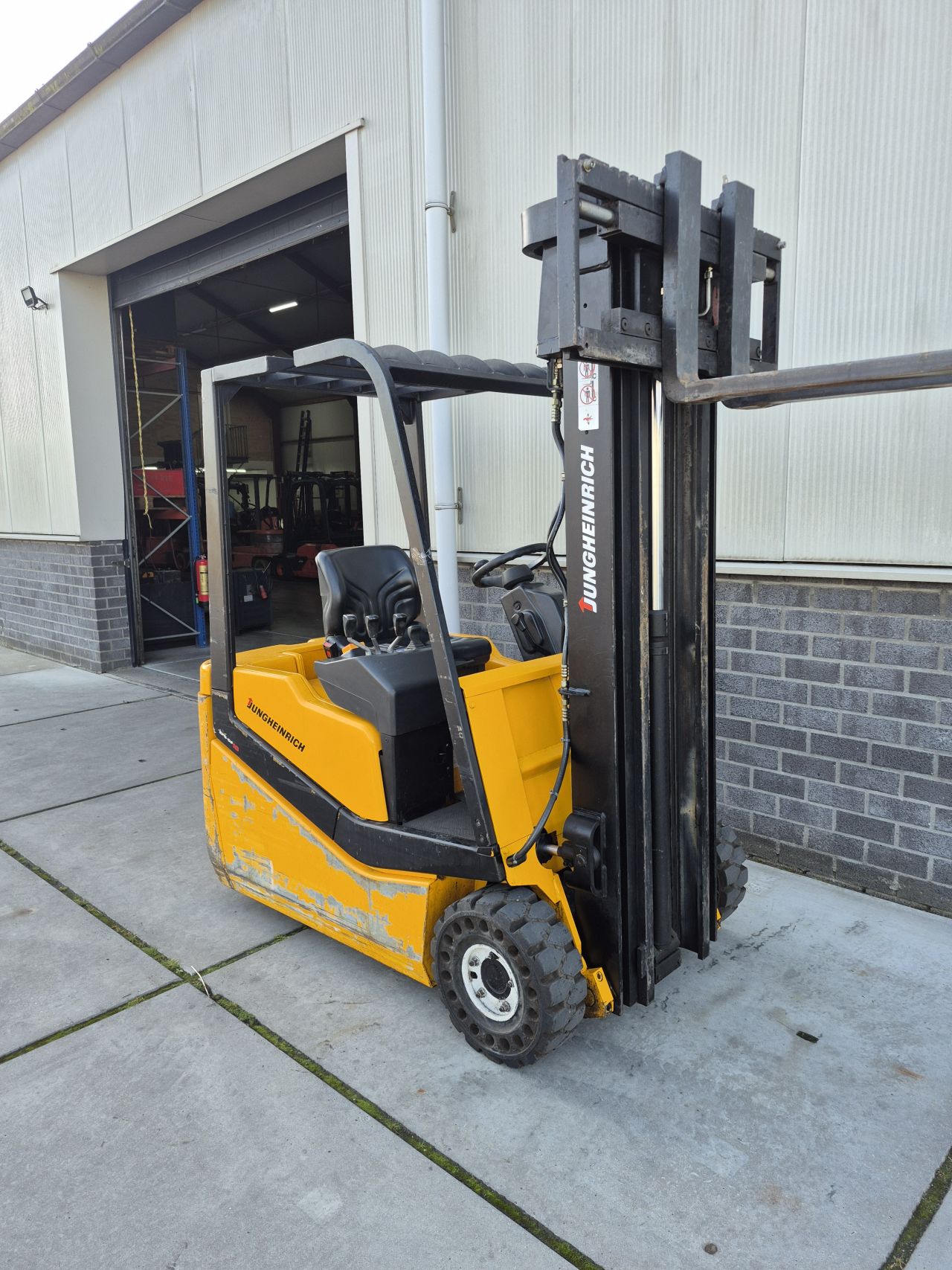 Jungheinrich EFG DF 15 triplex sideshift 4.940 mm