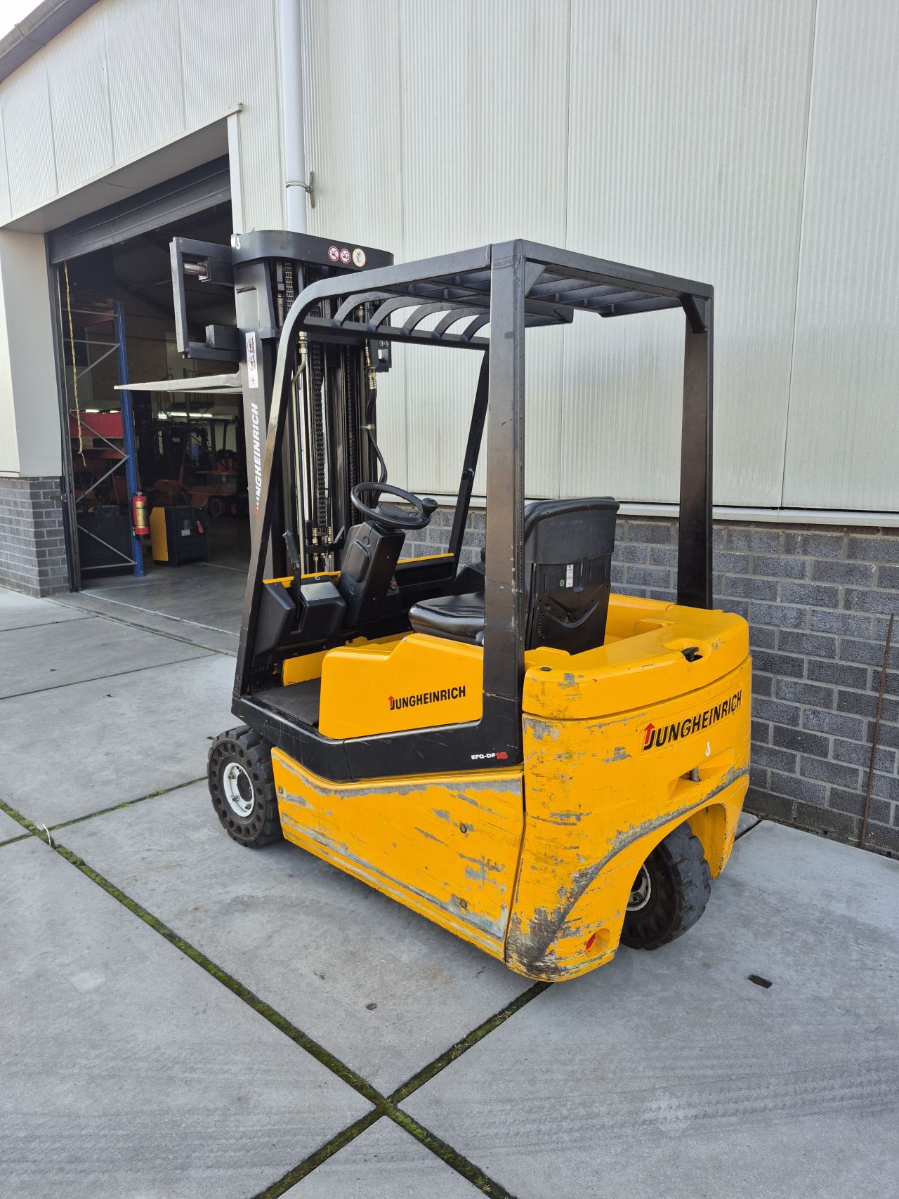 Jungheinrich EFG DF 15 triplex sideshift 4.940 mm