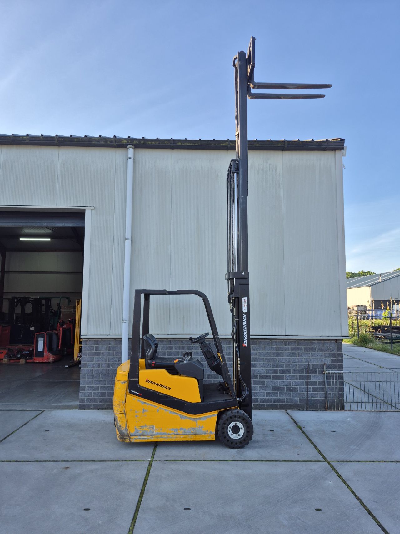 Jungheinrich EFG DF 15 triplex sideshift 4.940 mm