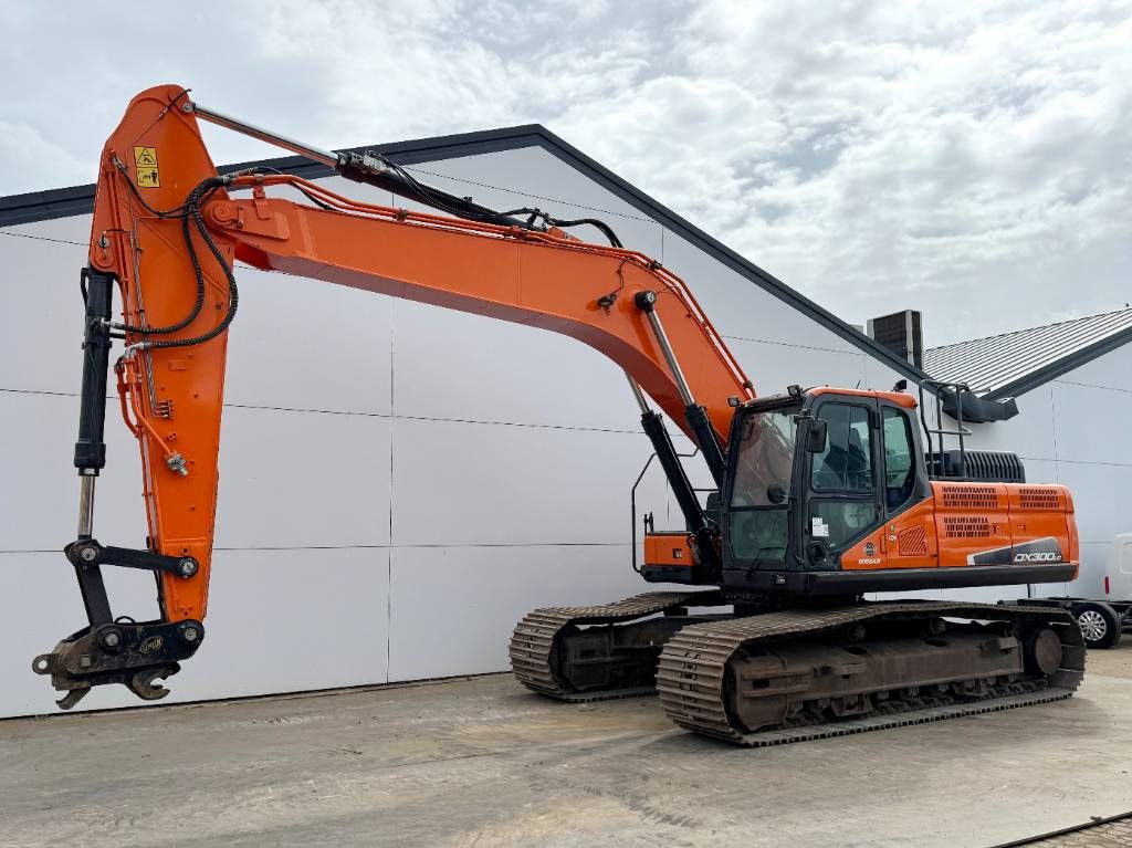 Doosan DX300LC-5 - Hammer Lines / Rear + Side Camera