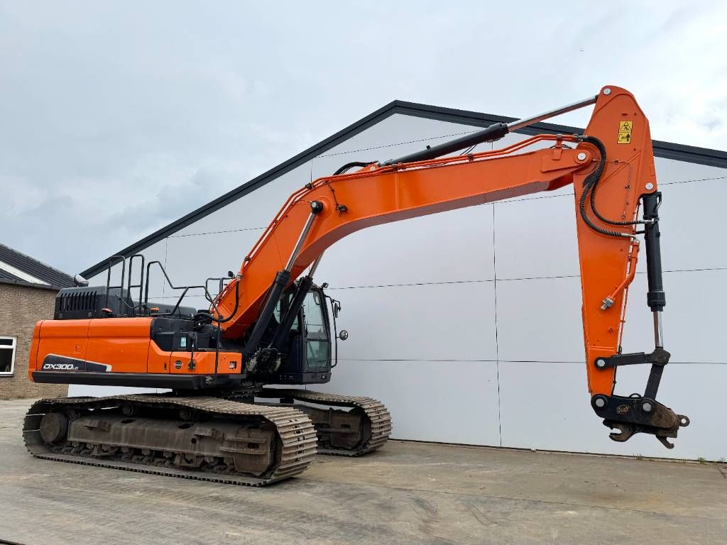 Doosan DX300LC-5 - Hammer Lines / Rear + Side Camera