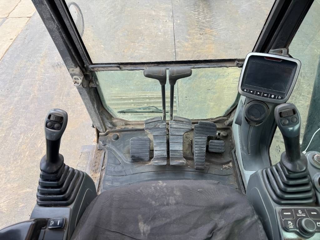 Doosan DX300LC-5 - Hammer Lines / Rear + Side Camera