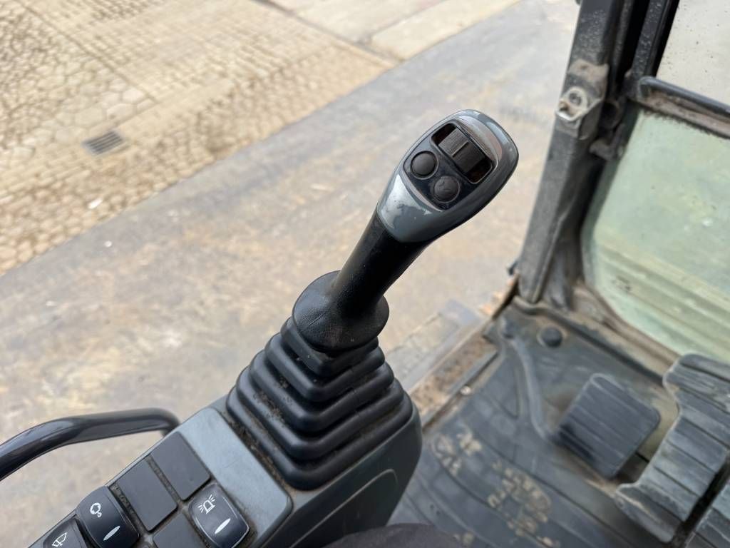 Doosan DX300LC-5 - Hammer Lines / Rear + Side Camera