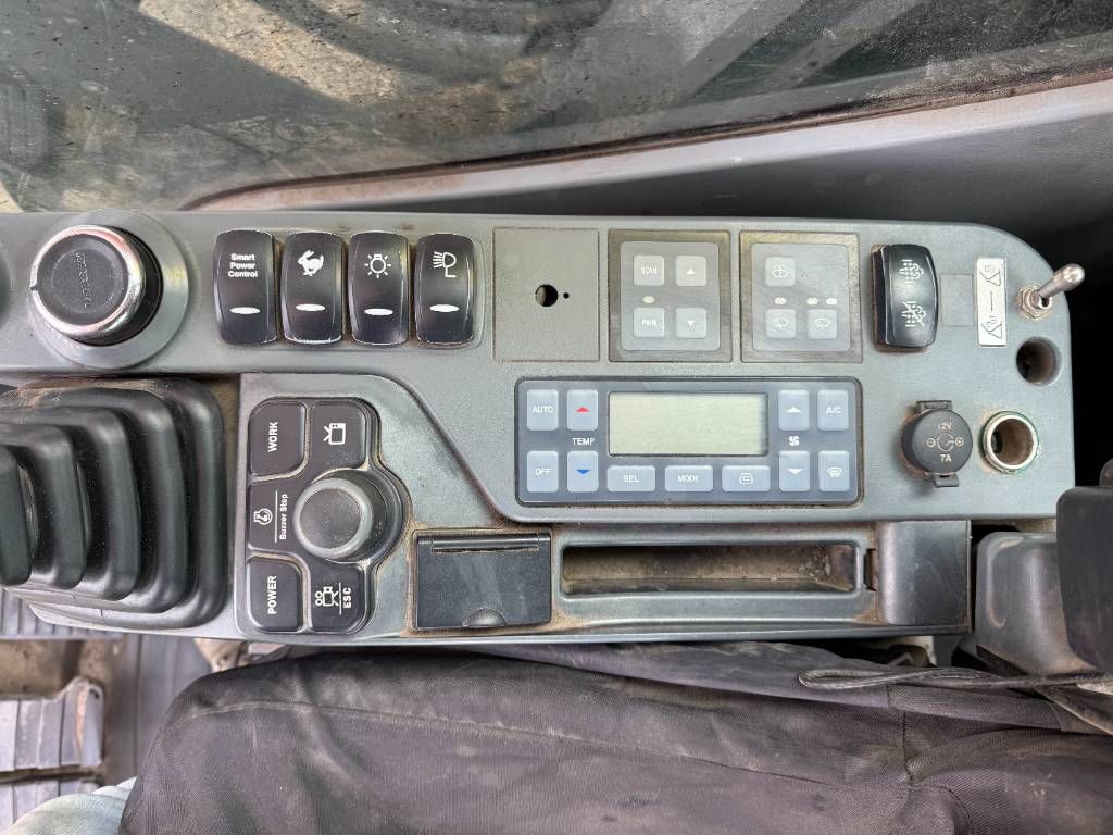 Doosan DX300LC-5 - Hammer Lines / Rear + Side Camera