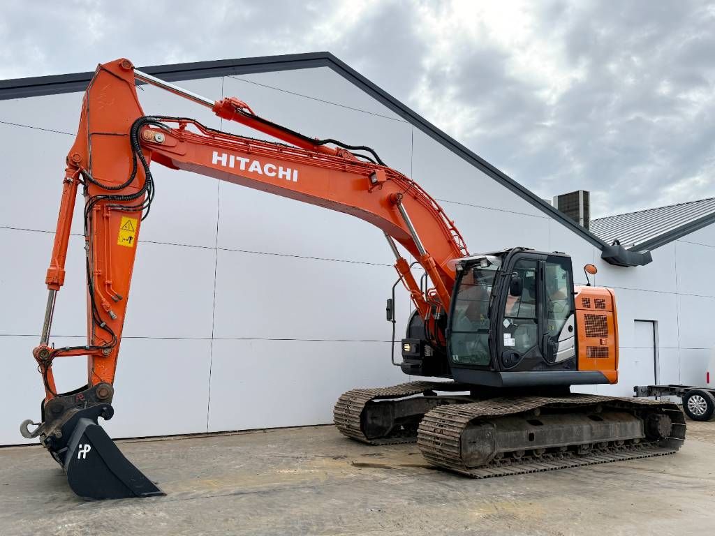 Hitachi ZX225LC-5B - New Bucket / Automatic Greasing / CAM